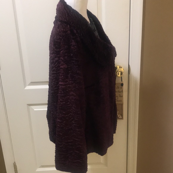 NWT faux fur Peruvian style jacket - Picture 2 of 4